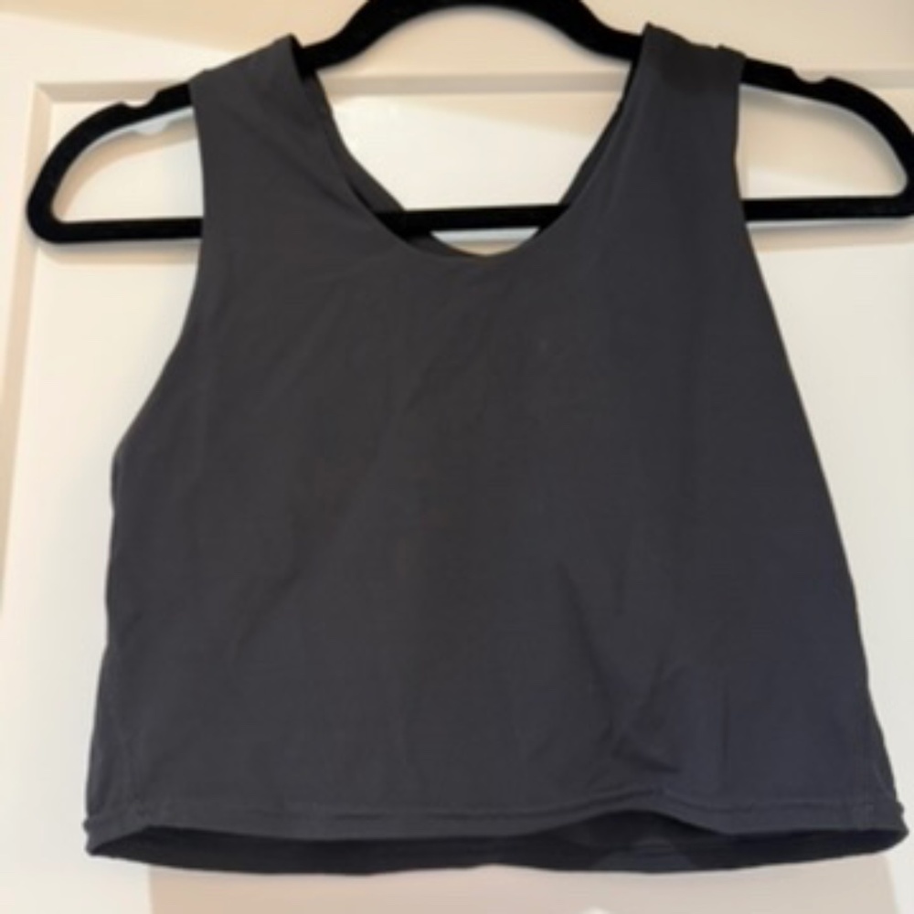 Black Cropped Workout Top by Janji